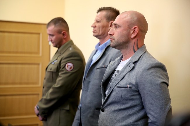Oskarżeni: Damian Ligocki, Tomasz Borysiewicz i Łukasz Bywalec /Tomasz Gzell /PAP
