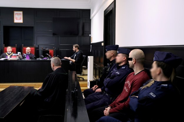 Oskarżony Daniel Ch. (2P) na sali Sądu Okręgowego w Łodzi /Marian Zubrzycki /PAP