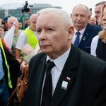 Oskarżony Jarosław Kaczyński nie przyszedł do sądu. Jego obrońca też