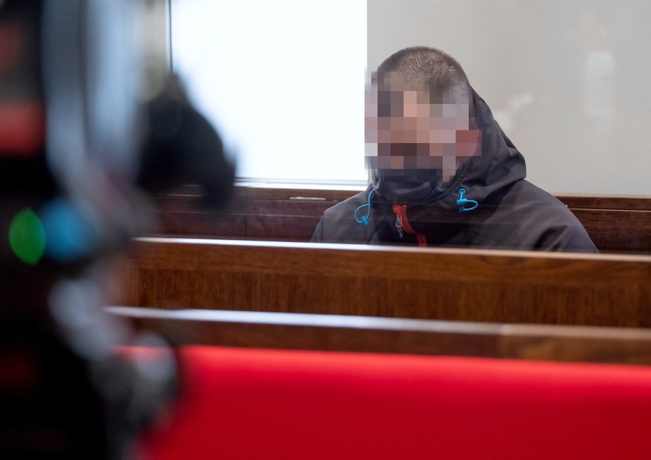 Oskarżony Piotr Sz. na sali Sądu Okręgowego w Bielsku-Białej na zdjęciu archiwalnym ze stycznia 2021 roku /Hanna Bardo /PAP