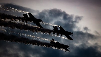 Oślepiał laserem pilotów, którzy ćwiczyli w nocy. Stanie przed sądem