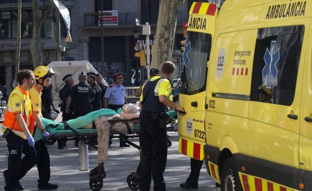 Osłonił 7-miesięczną córkę i 6-letniego syna. Rośnie bilans ofiar zamachów w Katalonii