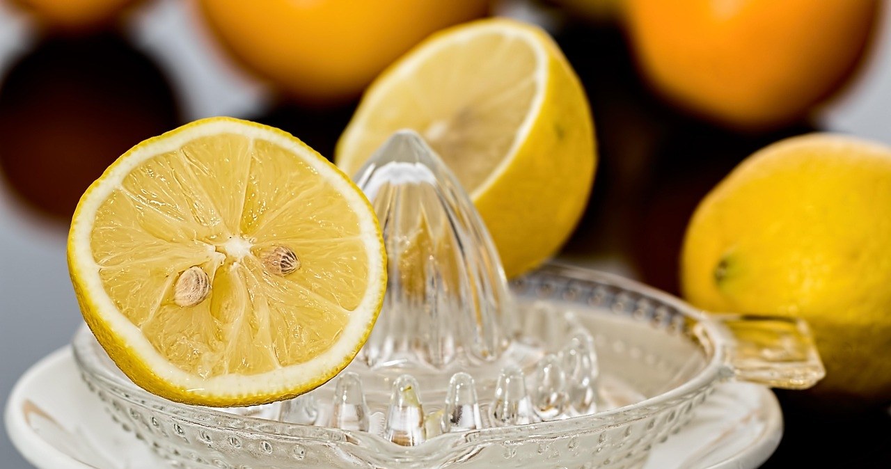 Основа вітамінного добрива для орхідей - лимонний сік /pixabay.com