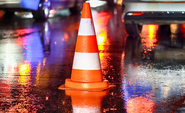 Osobówka wjechała w pojazd straży pożarnej. Kolizja na S5