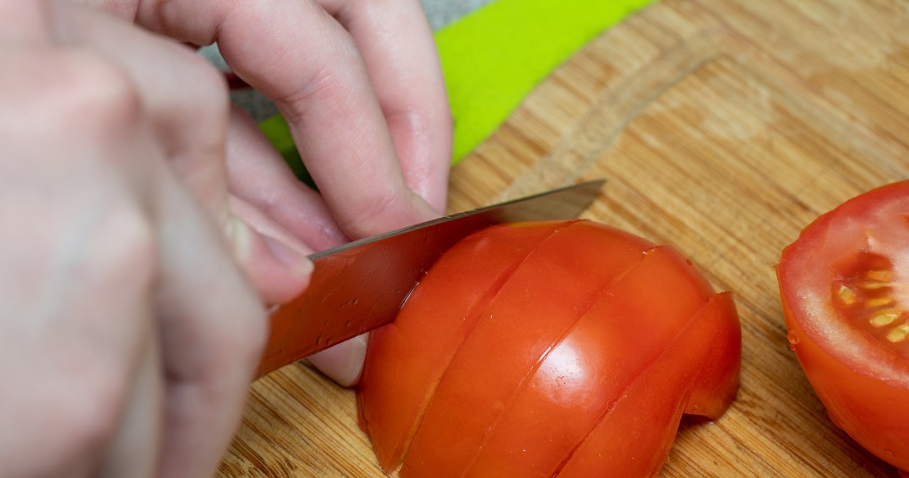 Osoby borykające się z problemami gastrycznymi nie powinny jeść pomidorów na czczo /123RF/PICSEL
