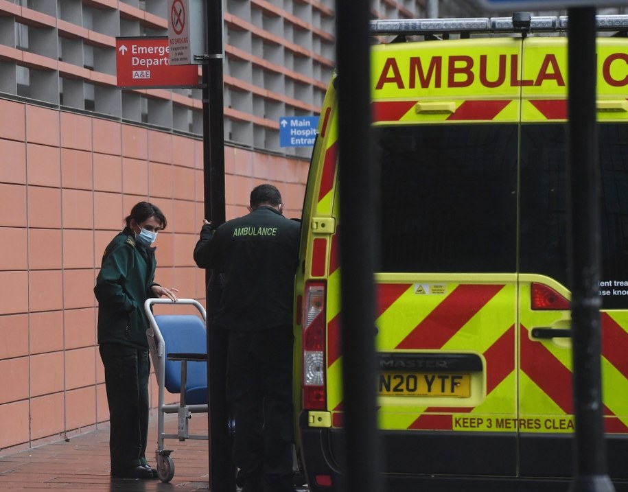 Osoby, które miały Covid-19, najprawdopodobniej pozostaną odporne na ponowne zakażenie przez co najmniej pięć miesięcy /	FACUNDO ARRIZABALAGA /PAP/EPA