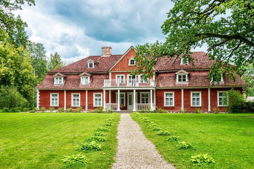 Osoby, które w ubiegłym roku nabyły zabytkową nieruchomość, mogą skorzystać z ulgi podatkowej, potocznie nazywanej Pałacyk Plus /123RF/PICSEL