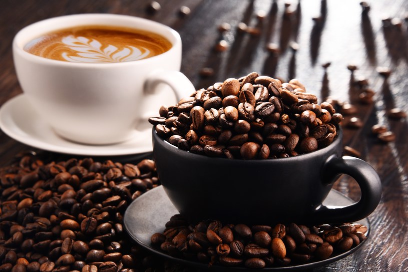 Osoby pijące kawę w małych ilościach są mniej narażone na przedwczesny zgon /123RF/PICSEL