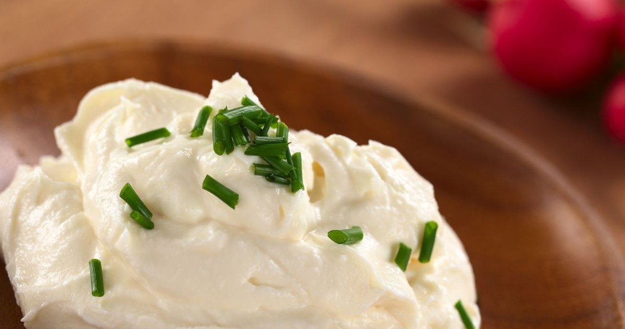 Osoby po 60. roku życia powinny jadać regularnie. Sposób na wprowadzenie do diety jest bardzo dużo. /ildipapp /Canva Pro