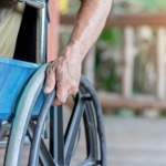 Osoby po 65. roku życia zostaną bez wsparcia? Kontrowersje wokół asystencji osobistej