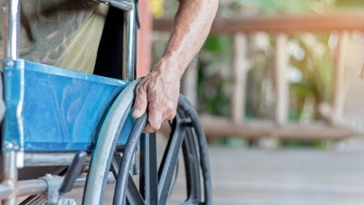 Osoby po 65. roku życia zostaną bez wsparcia? Kontrowersje wokół asystencji osobistej