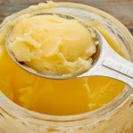 Osoby starsze powinny na stałe włączyć do menu. Wzmacnia kości i stawy, poprawia wzrok, a na jelita działa zbawiennie