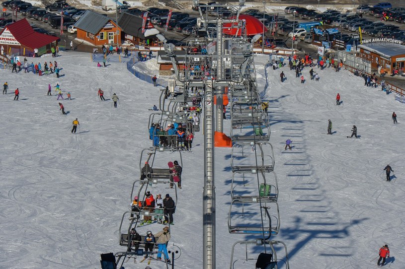 Ośrodek Narciarski Czarna Góra obecnie jeden z najlepszych ośrodków narciarskich w Polsce /Gerard /Reporter
