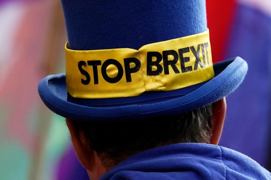 Ostateczne zatwierdzenie porozumienia należy do Izby Gmin /WILL OLIVER  /PAP/EPA