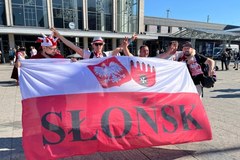 Ostatni mecz Polaków na Euro. Kibice mimo wszystko czekają 