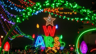 Ostatni taki weekend w Warszawie. Świąteczna iluminacja znika z Traktu Królewskiego 