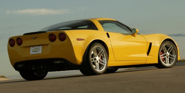 Ostatnia generacja Corvette Z06 zasilana była wolnossącym silnikiem V8 o pojemności 7 litrów i mocy 512 KM. /Chevrolet