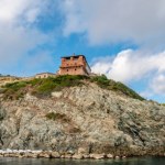 Ostatnia kolonia karna Europy. Tu więźniowie robią najdroższe wino Toskanii