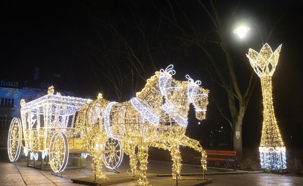 Ostatnia możliwość, by zobaczyć świąteczne iluminacje w Warszawie