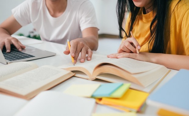 Ostatnia prosta przed maturą. Ile kosztują korepetycje?