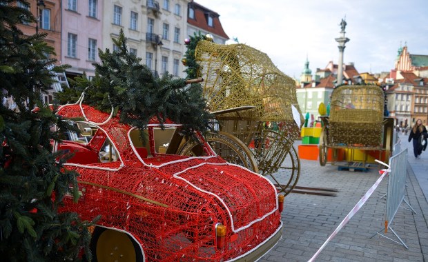 Ostatnia taka iluminacja w Warszawie. Stolica szykuje się na święta
