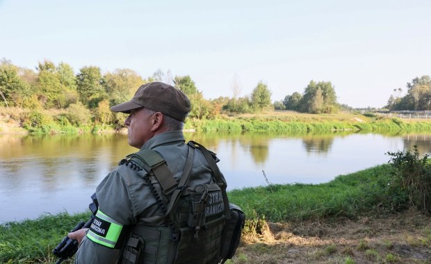 Ostatnie dni przed odbiorem zapory na Bugu. Straż graniczna już ją testuje