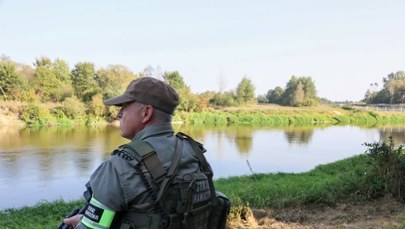 Ostatnie dni przed odbiorem zapory na Bugu. Straż graniczna już ją testuje