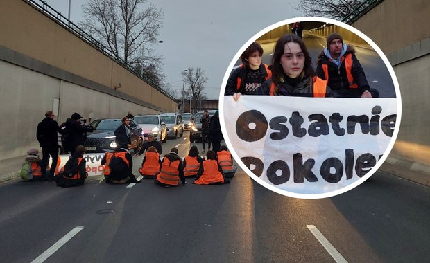 Ostatnie Pokolenie atakuje Tuska. "Stoi pan tam, gdzie stało ZOMO"