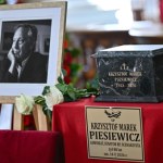 Ostatnie pożegnanie Krzysztofa Piesiewicza. Spoczął na Starych Powązkach