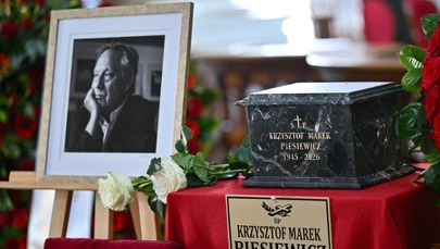 Ostatnie pożegnanie Krzysztofa Piesiewicza. Spoczął na Starych Powązkach