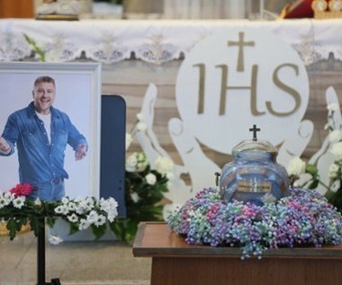 Ostatnie pożegnanie Tomasza Jakubiaka. Symboliczny gest na pogrzebie