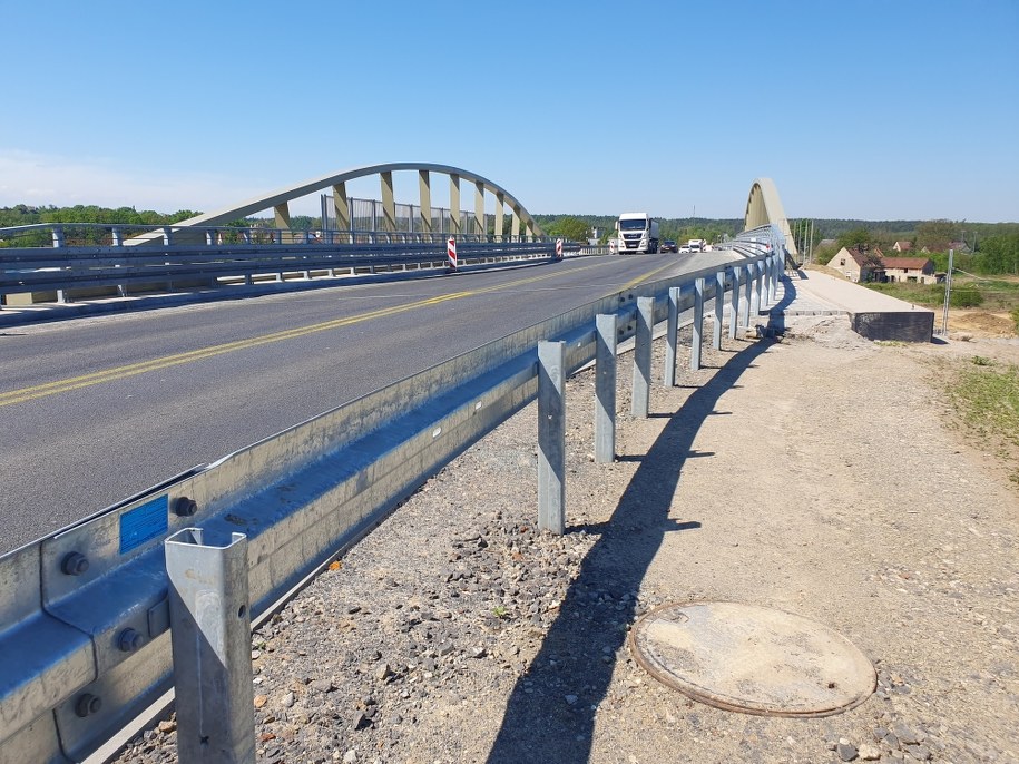 Ostatnie prace związane z budową wiaduktu w Dąbrowie /GDDKiA /Materiały prasowe