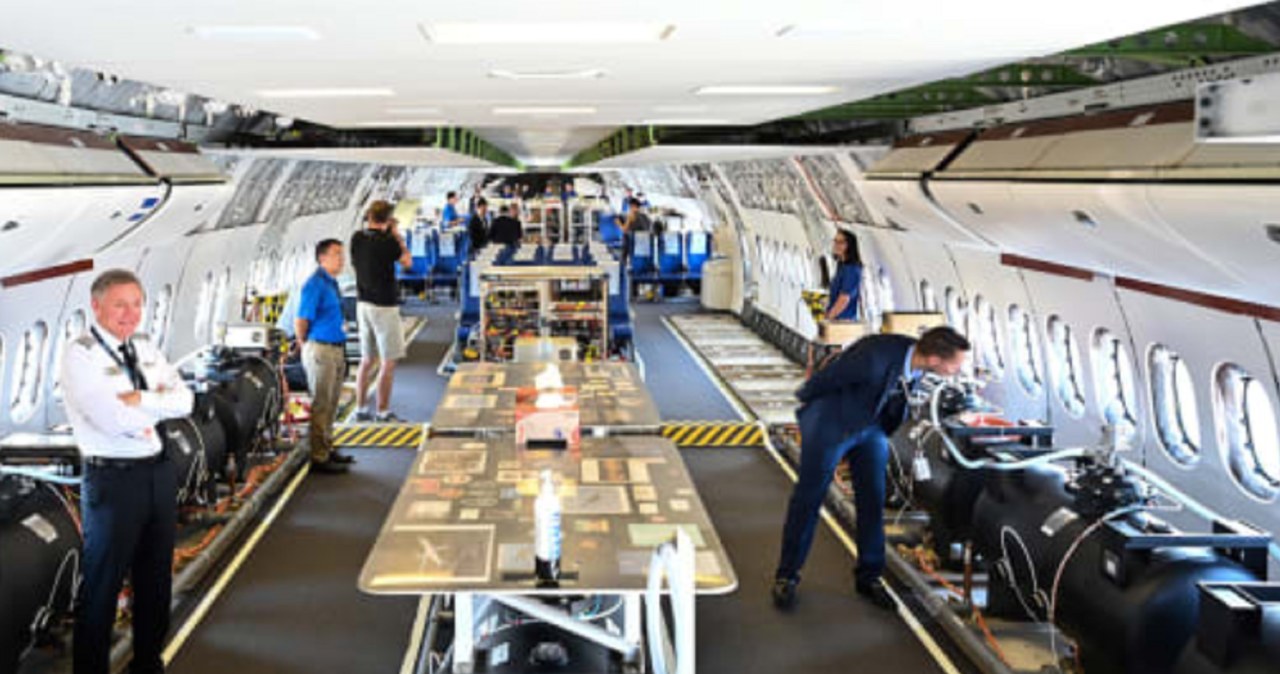 Ostatnie testy szczelności kabiny 777X /zdjęcie: Boeing /domena publiczna