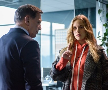 Ostatnio aktora możemy oglądać w drugim sezonie serialu TVN "Diagnoza". Dlaczego zgodził się na występ w telewizyjnej produkcji?

- Bo już tęskniłem do pracy z kamerą. Kolejny raz zmusza mnie pani do szczerości, więc się przyznam, że mam niewiele dobrych ofert filmowych. Tylko od czasu do czasu coś dostaję, ale zazwyczaj te role są żenujące. Ostatnia ciekawa propozycja w filmie trafiła mi się prawie dziesięć lat temu, gdy kręciłem "Tatarak" - przyznawał w rozmowie z "Tele Tygodniem".

W "Diagnozie" spotkał się na planie z córką Heleną. - Nigdy nie rozmawiamy w domu o zawodzie. Helena nie pyta mnie o opinię, o to, czy dobrze lub źle gra. Nigdy nie poprosiła mnie nawet, bym obejrzał jej rolę - zastrzega aktor.