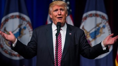 Ostre słowa prezydenta Francji: Wybryki Trumpa przyprawiają o mdłości