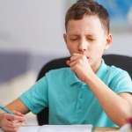 Ostry atak alergii w szkole. Jak pomóc dziecku?