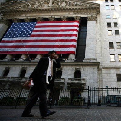 Ostrymi spadkami wartości głównych indeksów zakończyła się we wtorek sesja na giełdzie w Nowym Jorku /AFP