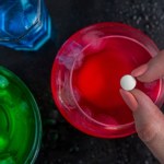 Ostrzega przed "pigułkami gwałtu". Nowy gadżet może uratować życie 