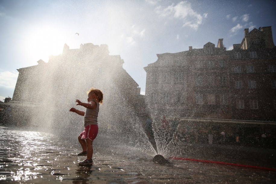 Ostrzeżenia obowiązują od środy do czwartku do godz. 20.00. /	Rafał Guz   /PAP
