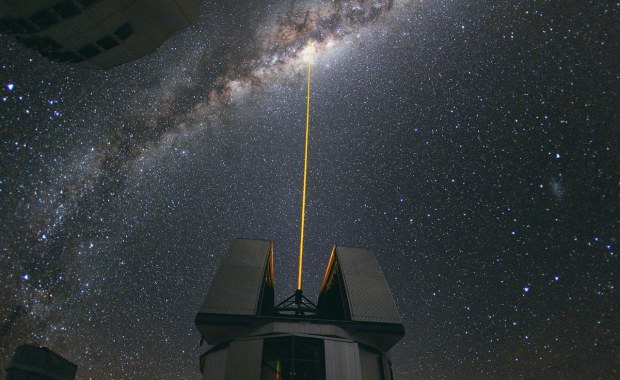 Oszałamiający widok Drogi Mlecznej nad Obserwatorium Paranal