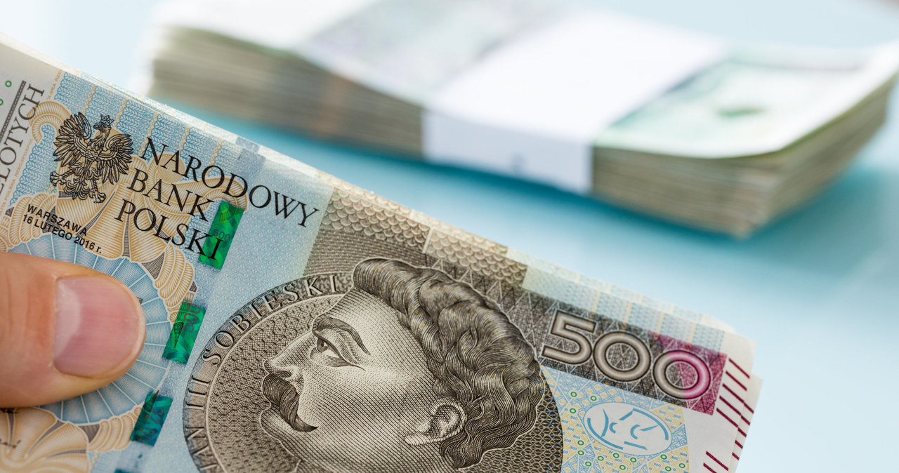 Oszczędności Polaków topnieją w oczach przez inflację /123RF/PICSEL
