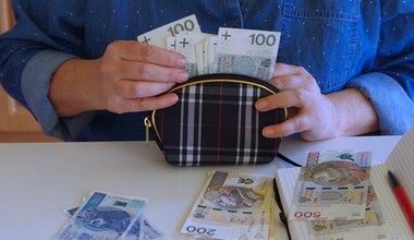 Oszczędności pożera inflacja. A i tak trzeba płacić podatek Belki