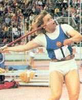 Oszczep: Ruth Fuchs, złota medalistka w rzucie oszczepem na olimpiadzie w Montrealu w 1976 /Encyklopedia Internautica