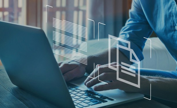 Oszukali 33 internautów z całej Polski. Są zarzuty dla 21-latki i 20-latka z Olsztyna