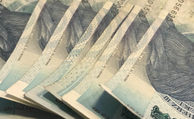 Oszukali ponad 230 osób na 1,7 mln złotych