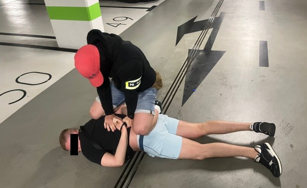 Oszukiwali "na legendę". Seniorzy stracili ćwierć miliona złotych 