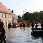 Oszukiwali powodzian, oferując im darmowe laptopy. Są już w rękach policji