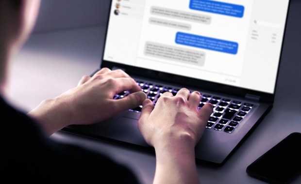 Oszuści się rozkręcają. Policja przestrzega przed metodą "na zamykany sklep"