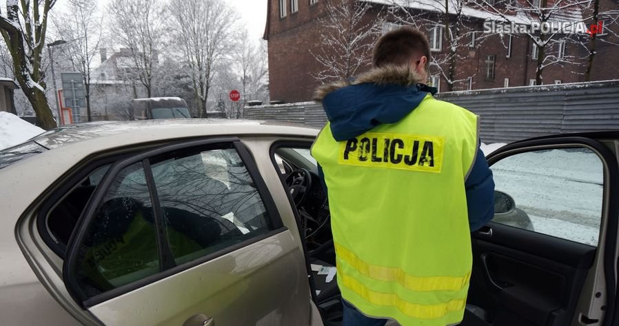 Oszustów zatrzymali policjanci z katowickiej komendy /Policja