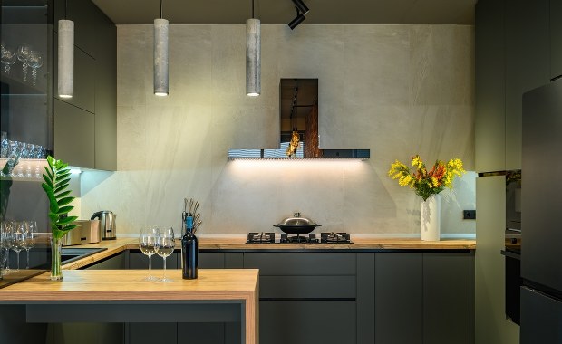 Oszustwo "na meble kuchenne". Osiem zarzutów dla małżeństwa z Olsztyna